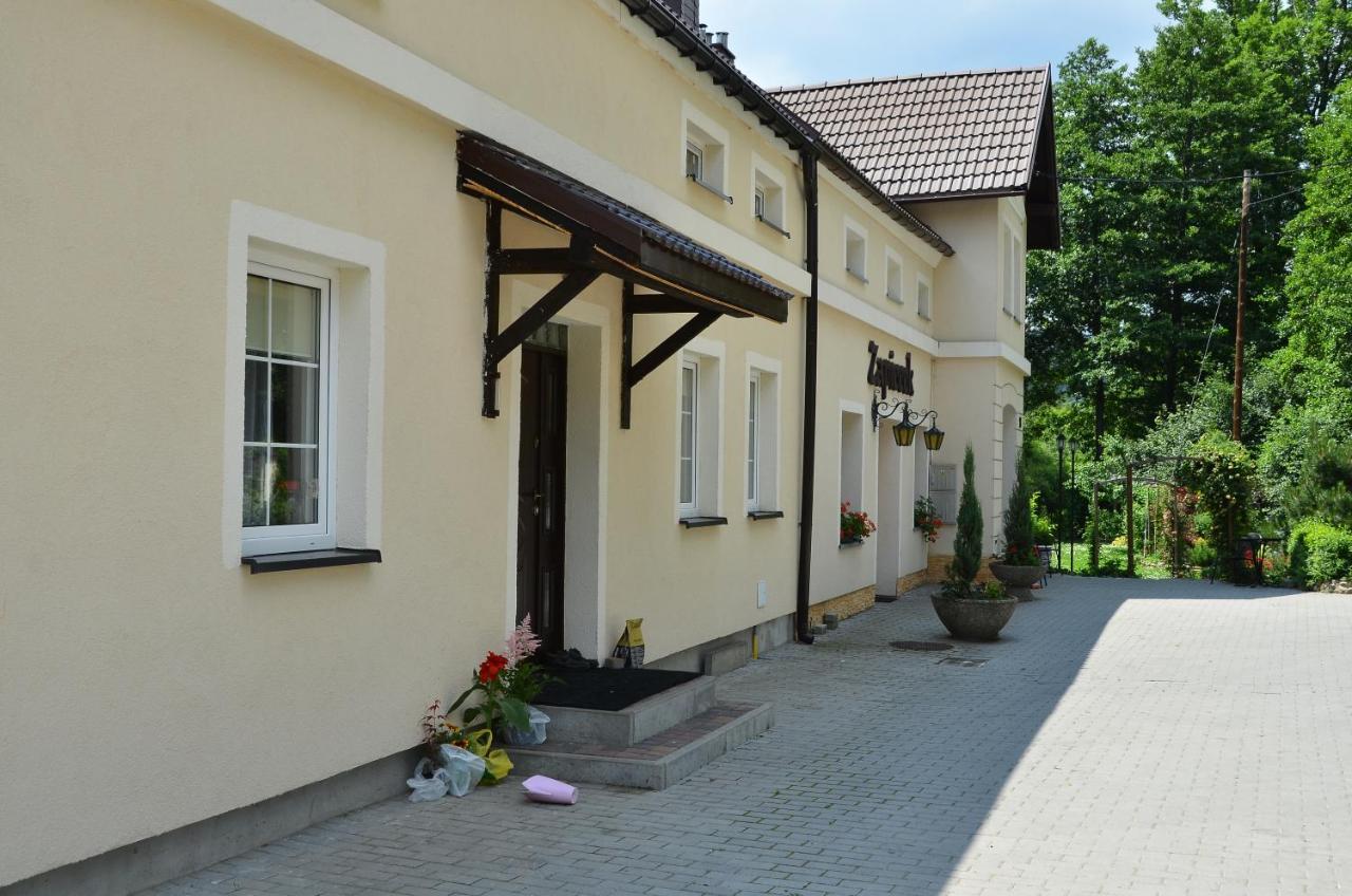 Gosciniec Zapiecek Hotel Stronie Slaskie Exterior photo